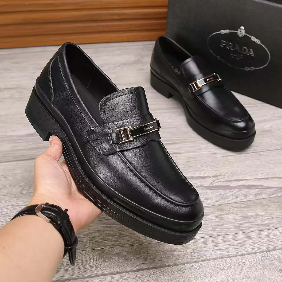 Men's shoes 💰540 💰💰🎩🎩【Prada】Counter 1:1⬆️original reproduction, absolute quality🆗Original outsole, high-quality imported rubber, wear-resistant and non-slip, never degummed, upper material: imported first-layer cowhide➕anti-slip foam outsole, official website material, lining material: water-dyed leather lining, 3 colors available! Code number 38-45